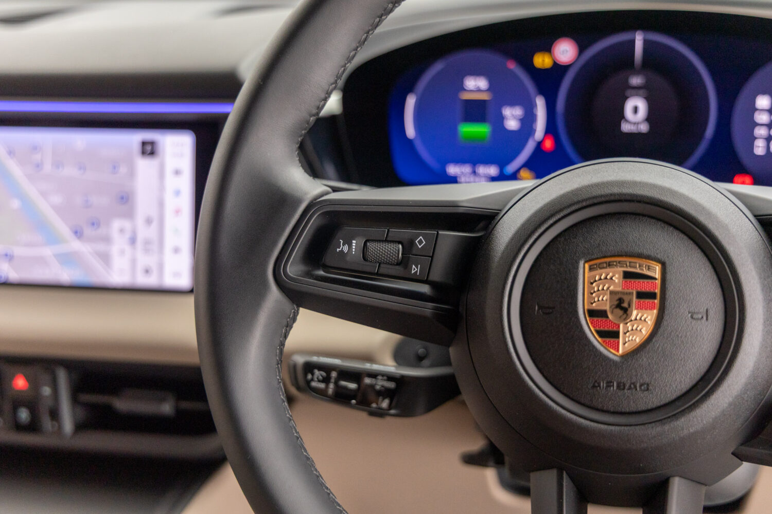 マカンエレクトリック ベースモデル