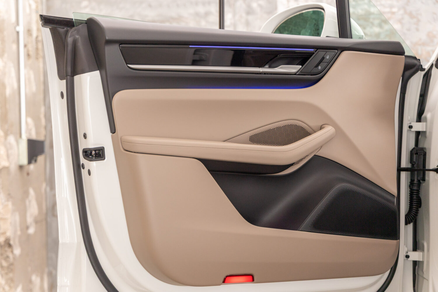 マカンエレクトリック ベースモデル