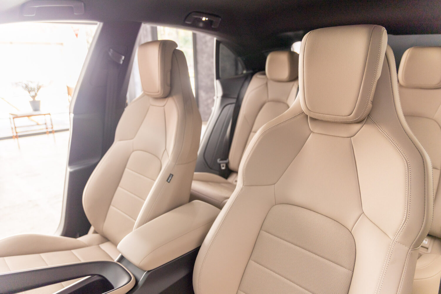 マカンエレクトリック ベースモデル