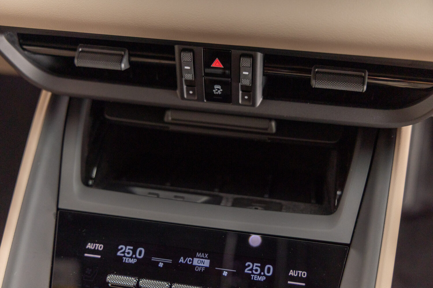 マカンエレクトリック ベースモデル