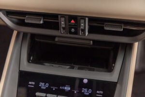 マカンエレクトリック ベースモデル