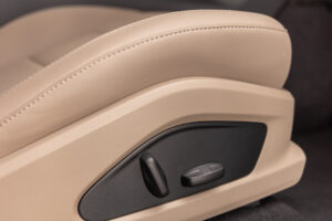 マカンエレクトリック ベースモデル