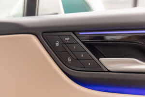 マカンエレクトリック ベースモデル