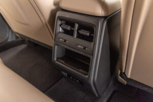 マカンエレクトリック ベースモデル