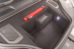 マカンエレクトリック ベースモデル