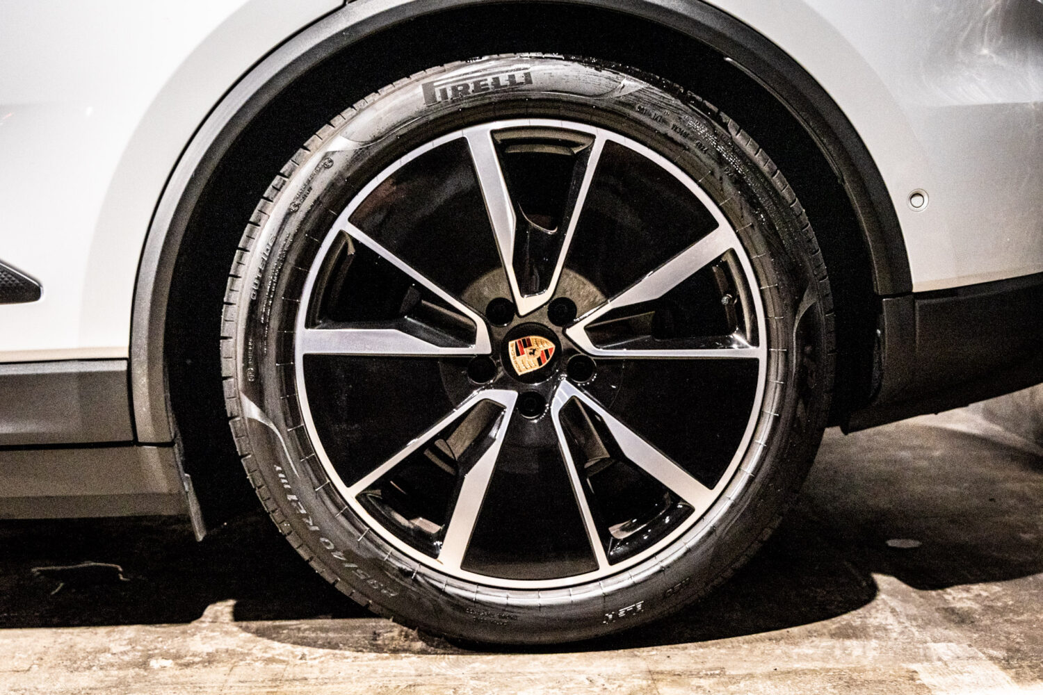 マカンエレクトリック　ベース