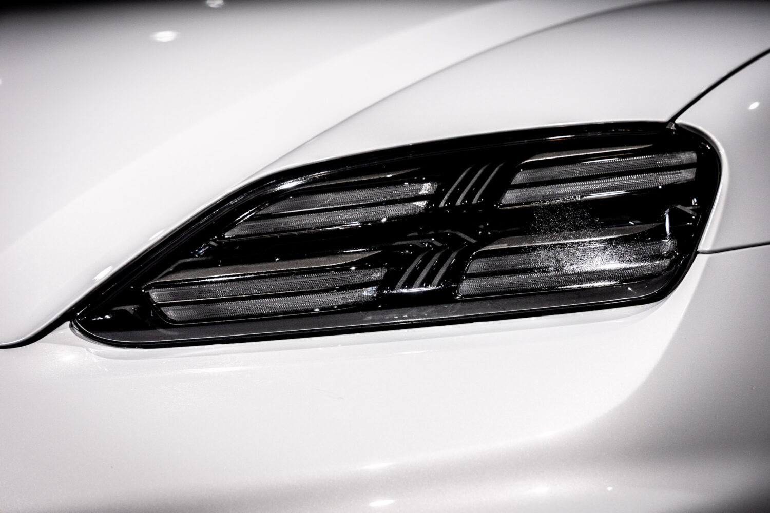 マカンエレクトリック　ベース