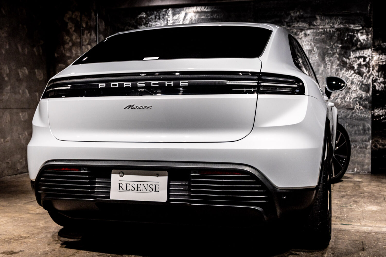 マカンエレクトリック　ベース