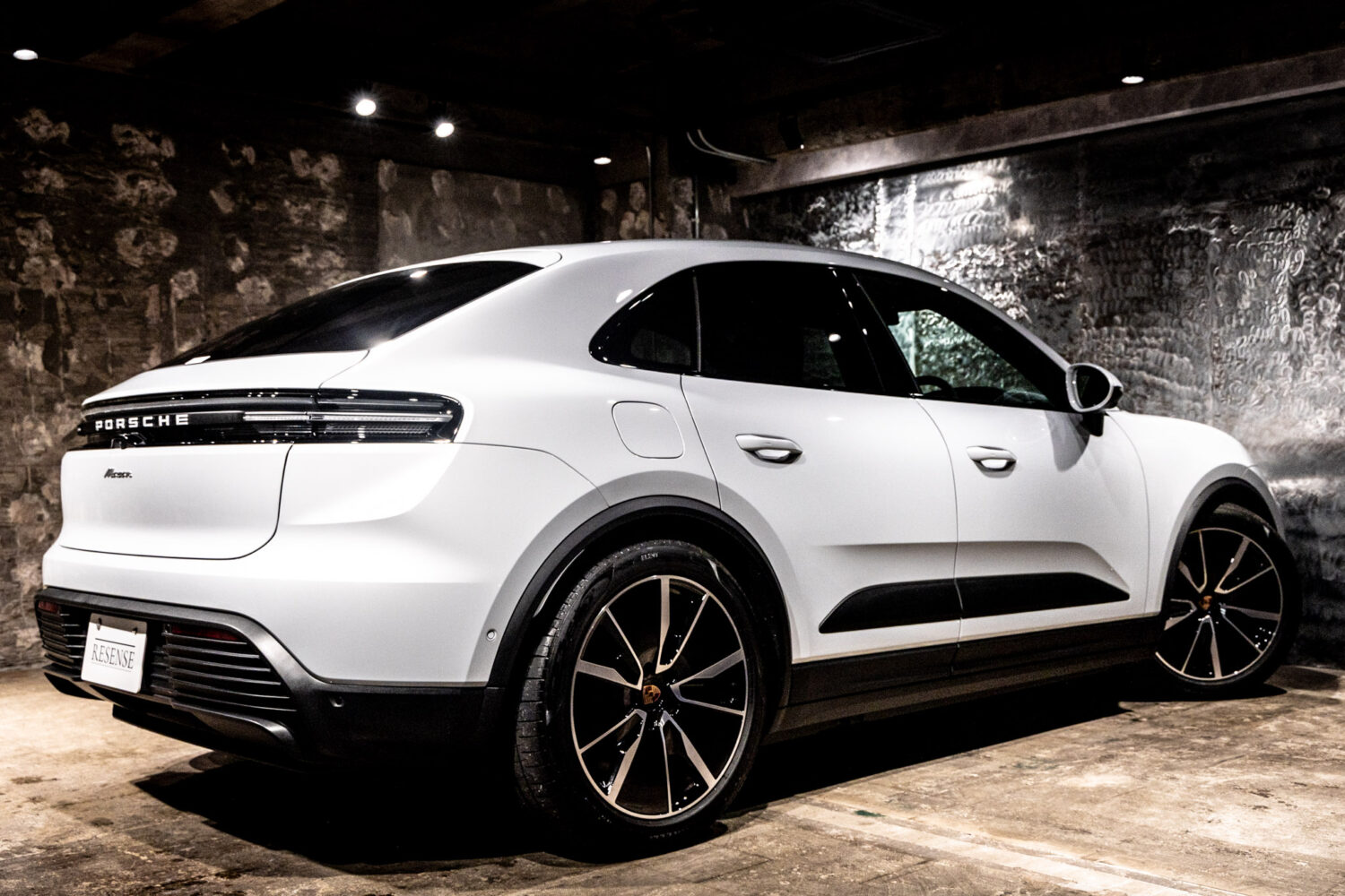 マカンエレクトリック　ベース