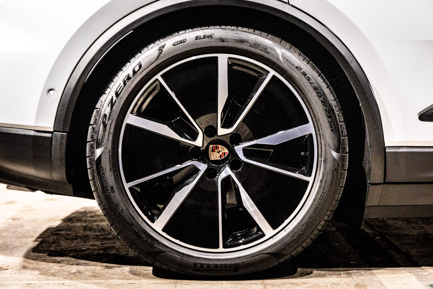 マカンエレクトリック　ベース