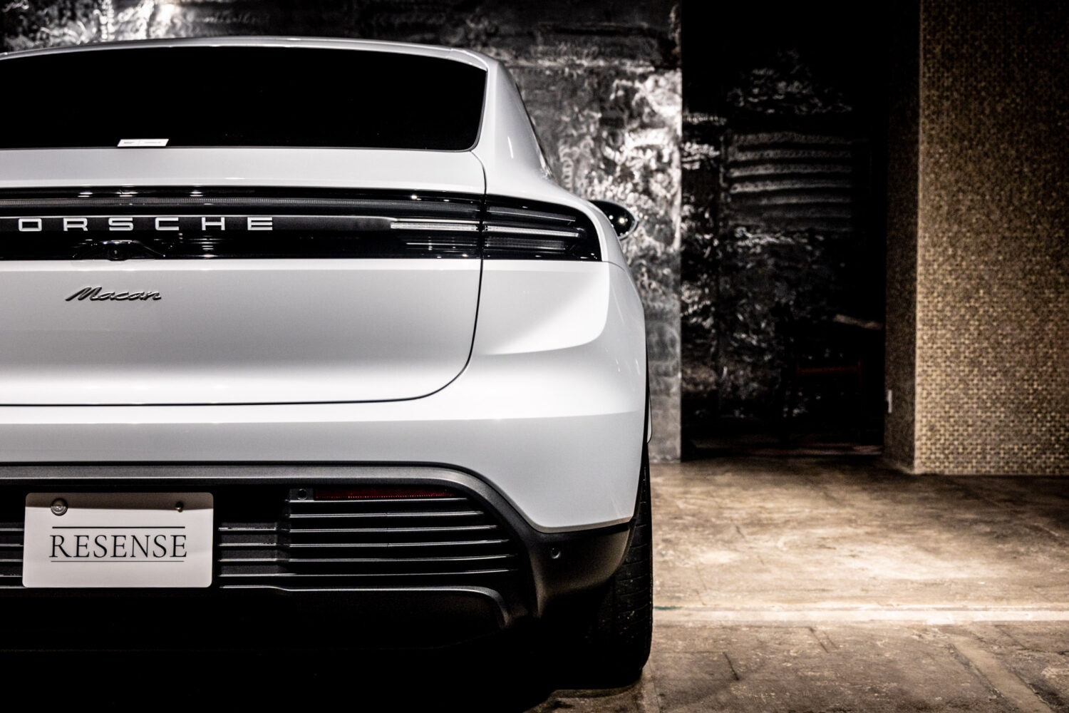 マカンエレクトリック　ベース