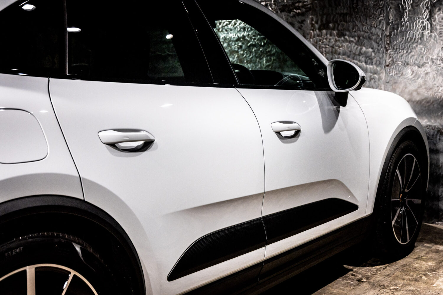 マカンエレクトリック　ベース