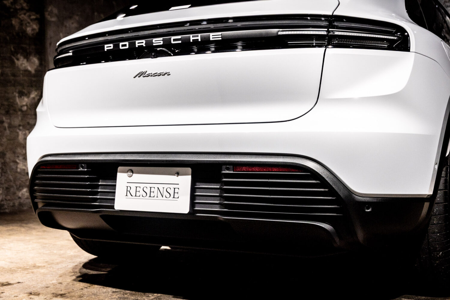 マカンエレクトリック　ベース