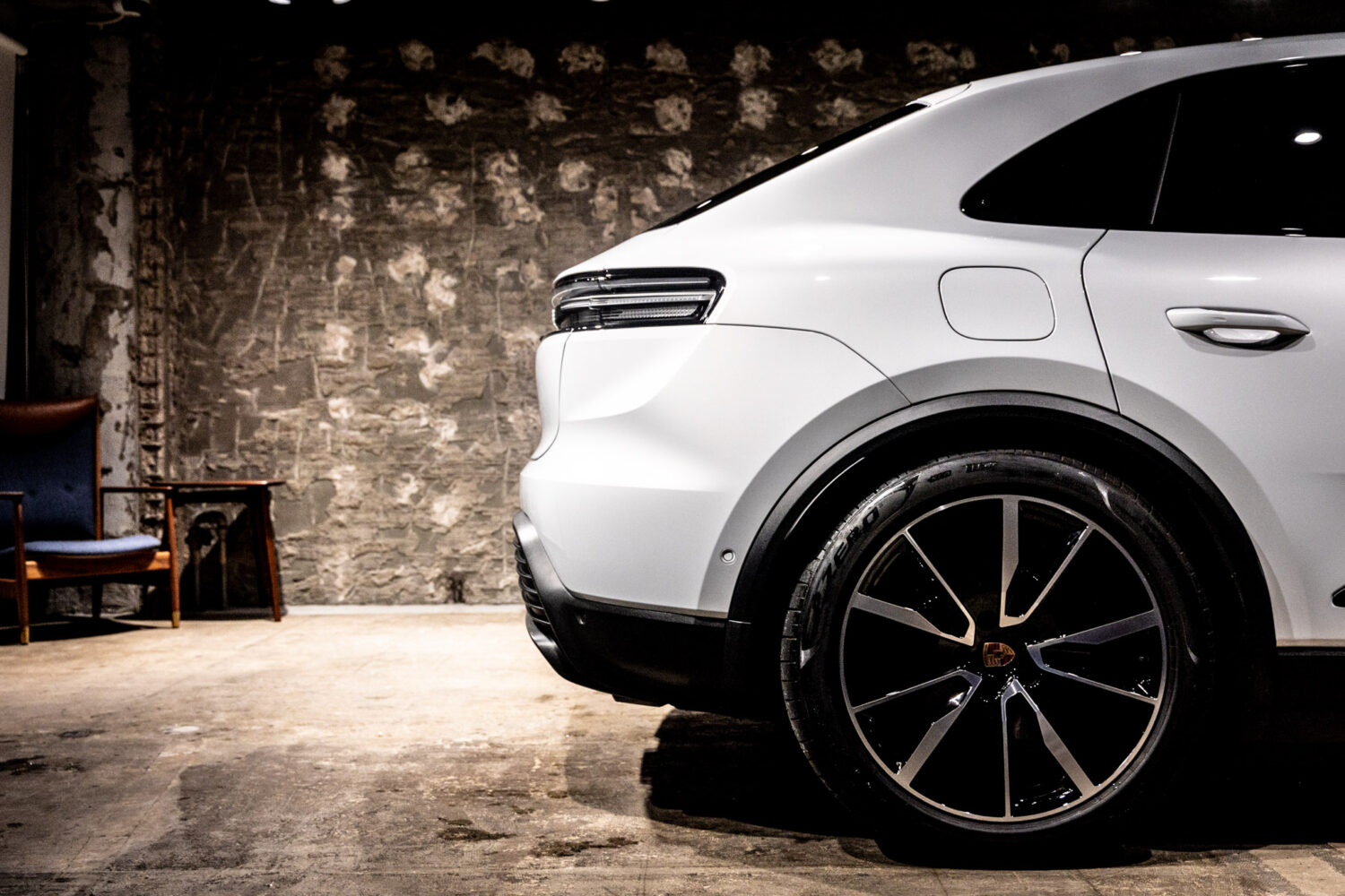 マカンエレクトリック　ベース