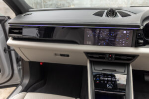 マカンエレクトリック ベース