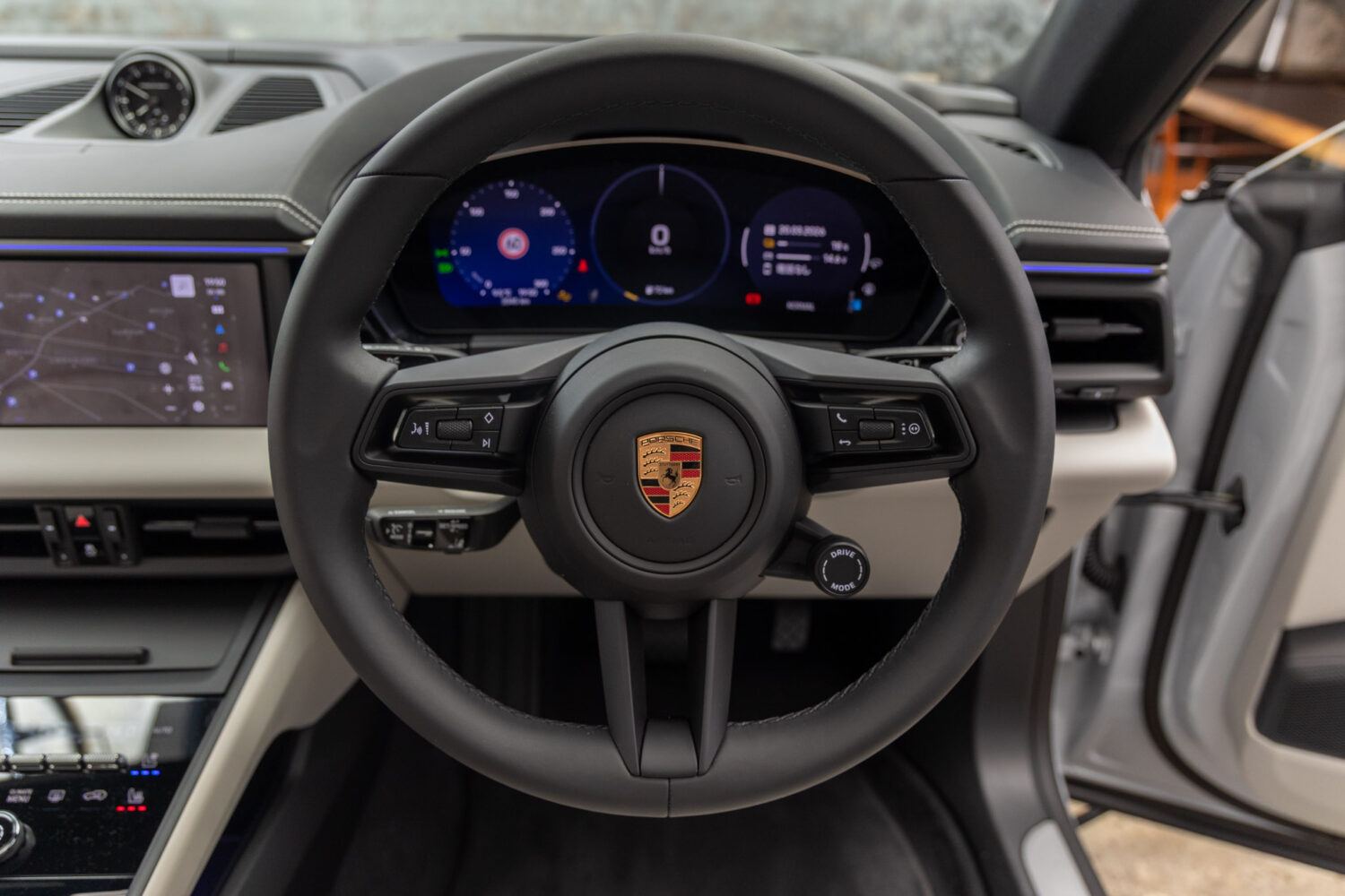 マカンエレクトリック　ベース