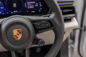 マカンエレクトリック ベース