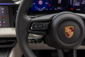 マカンエレクトリック ベース