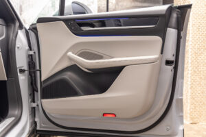 マカンエレクトリック ベース