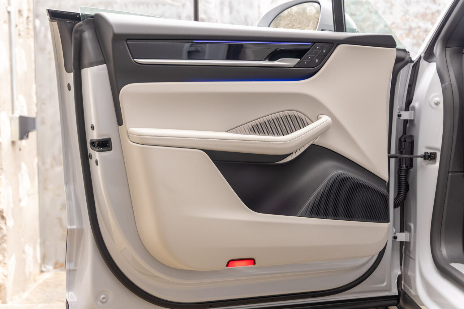 マカンエレクトリック　ベース