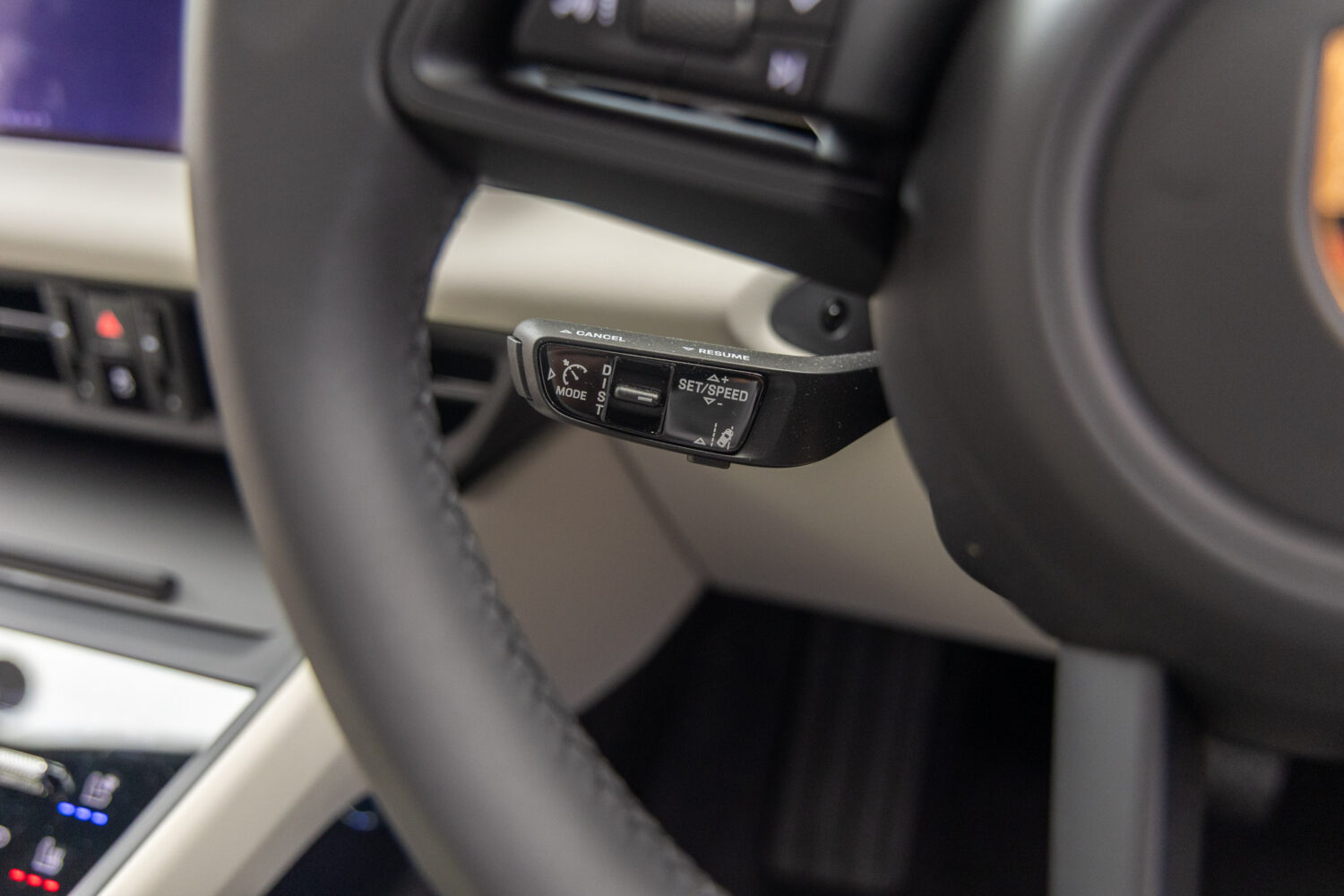 マカンエレクトリック　ベース