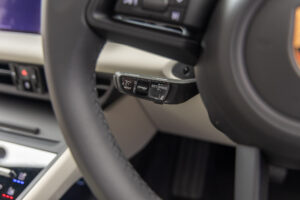 マカンエレクトリック ベース