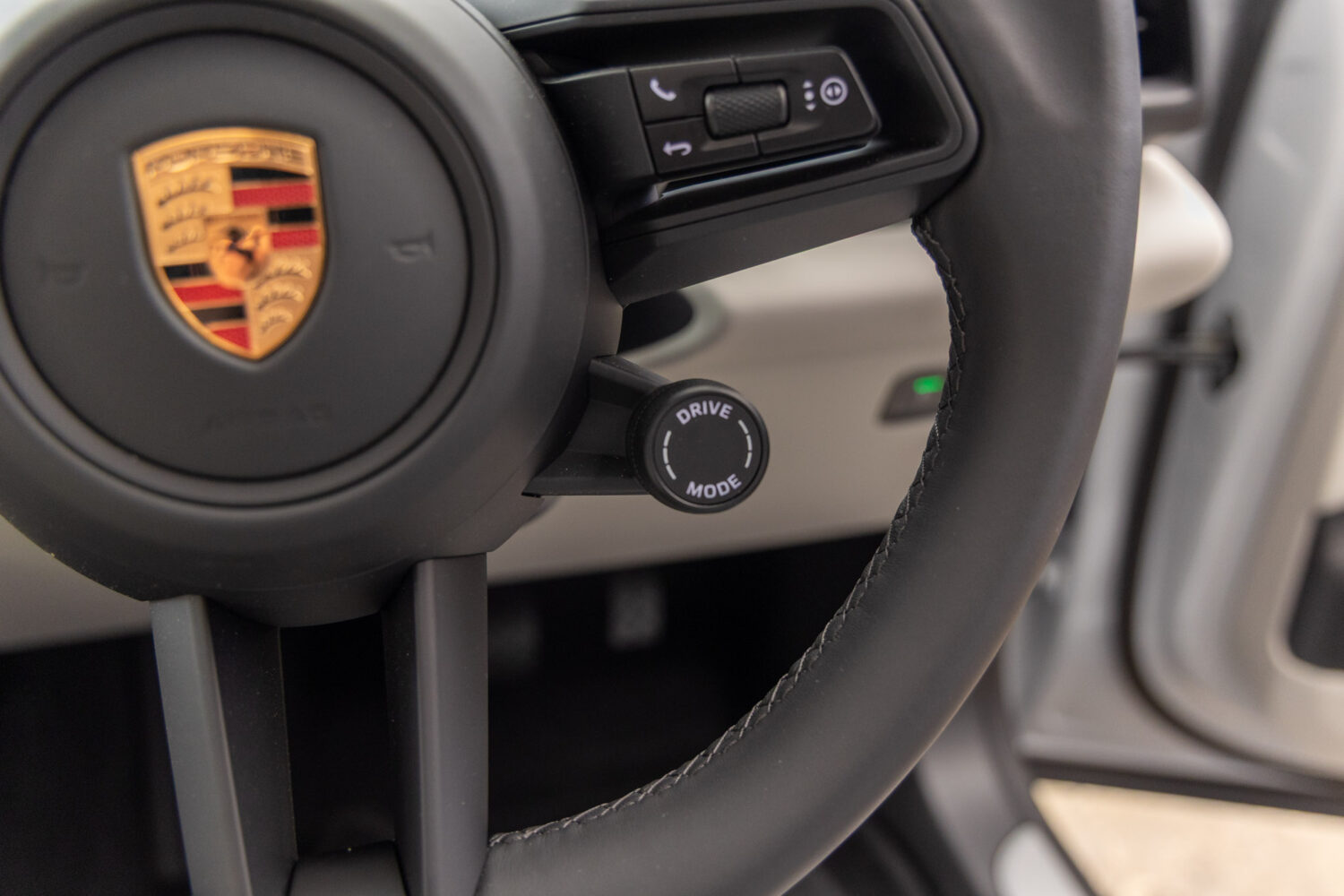 マカンエレクトリック　ベース