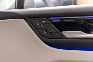 マカンエレクトリック ベース