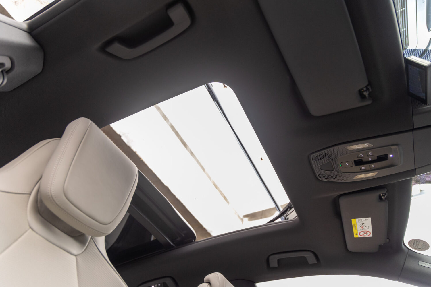 マカンエレクトリック　ベース