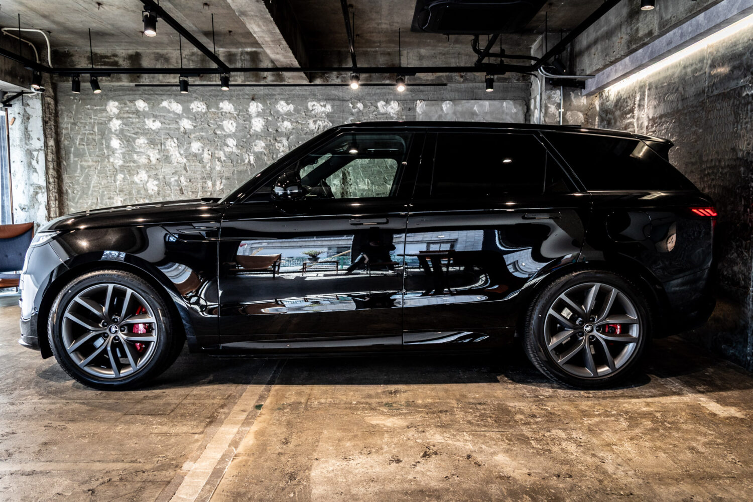 レンジローバースポーツ ダイナミックSE 3.0L P550e 4WD