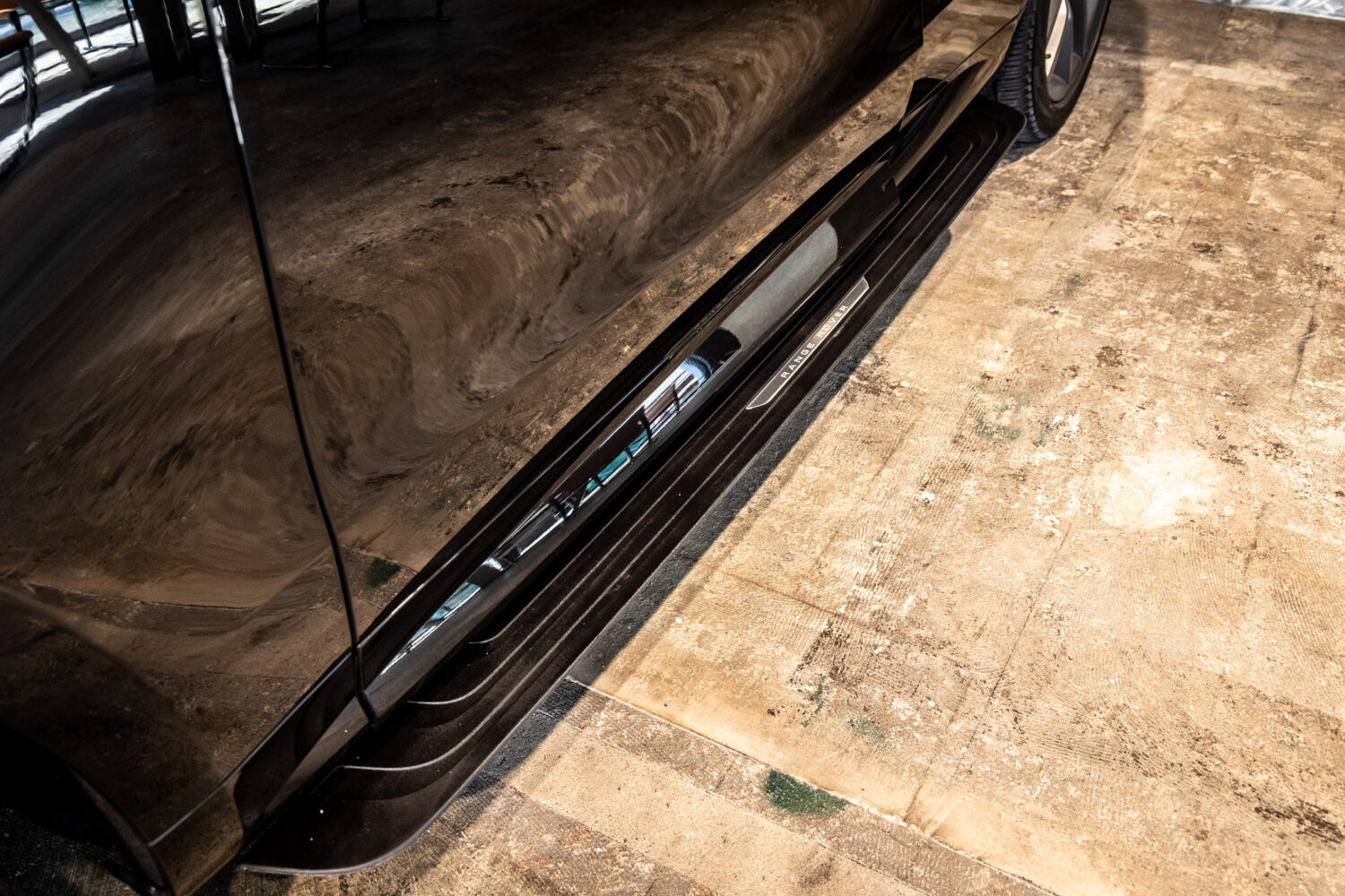 レンジローバースポーツ ダイナミックSE 3.0L P550e 4WD