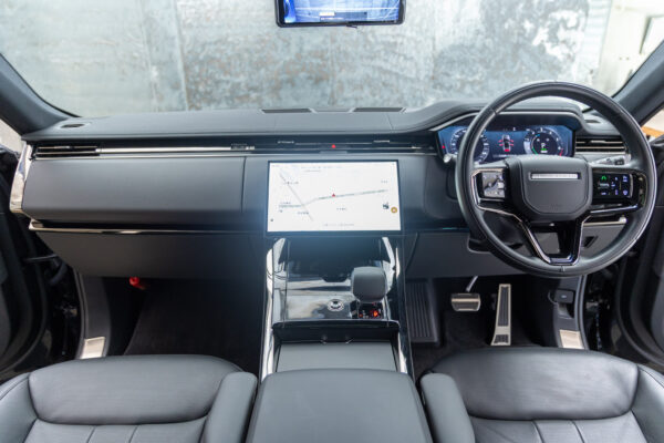 レンジローバースポーツ ダイナミックSE 3.0L P550e 4WD