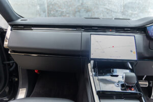 レンジローバースポーツ ダイナミックSE 3.0L P550e 4WD