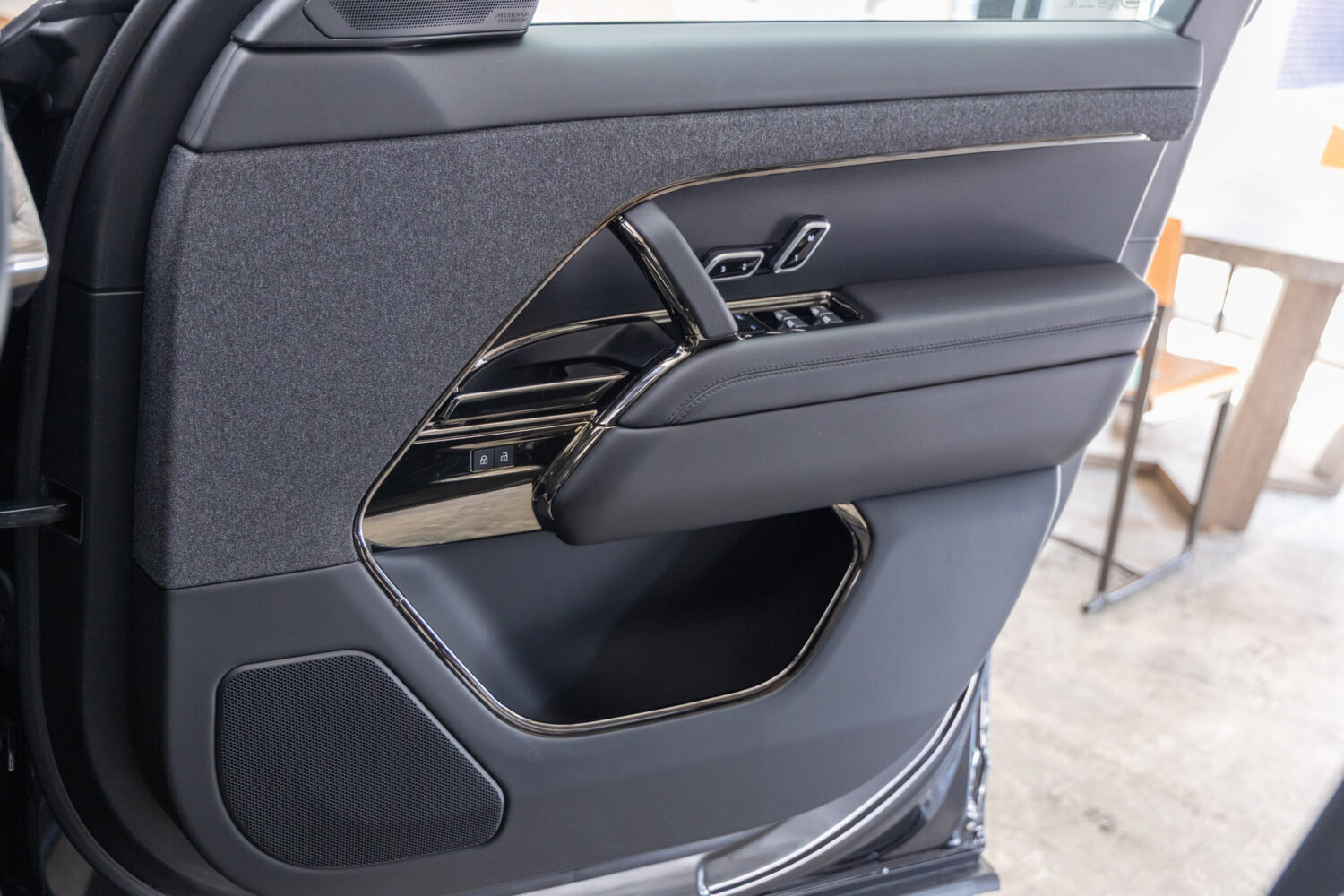 レンジローバースポーツ ダイナミックSE 3.0L P550e 4WD