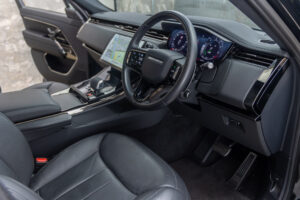 レンジローバースポーツ ダイナミックSE 3.0L P550e 4WD