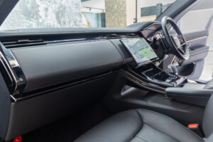 レンジローバースポーツ ダイナミックSE 3.0L P550e 4WD