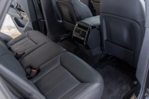 レンジローバースポーツ ダイナミックSE 3.0L P550e 4WD