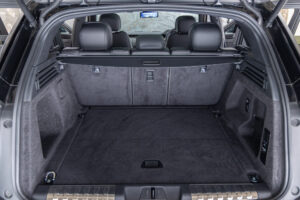 レンジローバースポーツ ダイナミックSE 3.0L P550e 4WD