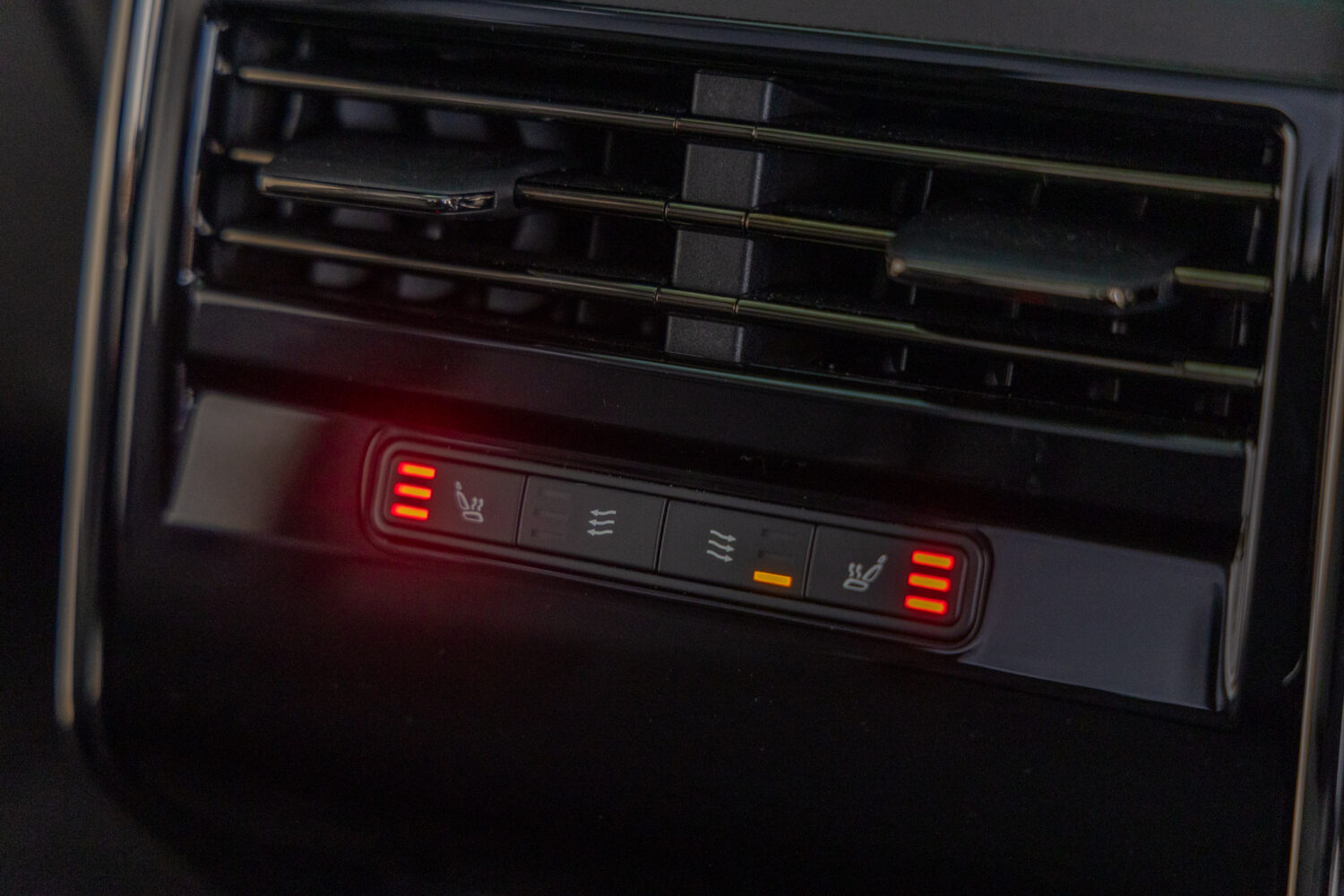 レンジローバースポーツ ダイナミックSE 3.0L P550e 4WD