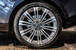 レンジローバー オートバイオグラフィ 4.4L P530 SWB 4WD