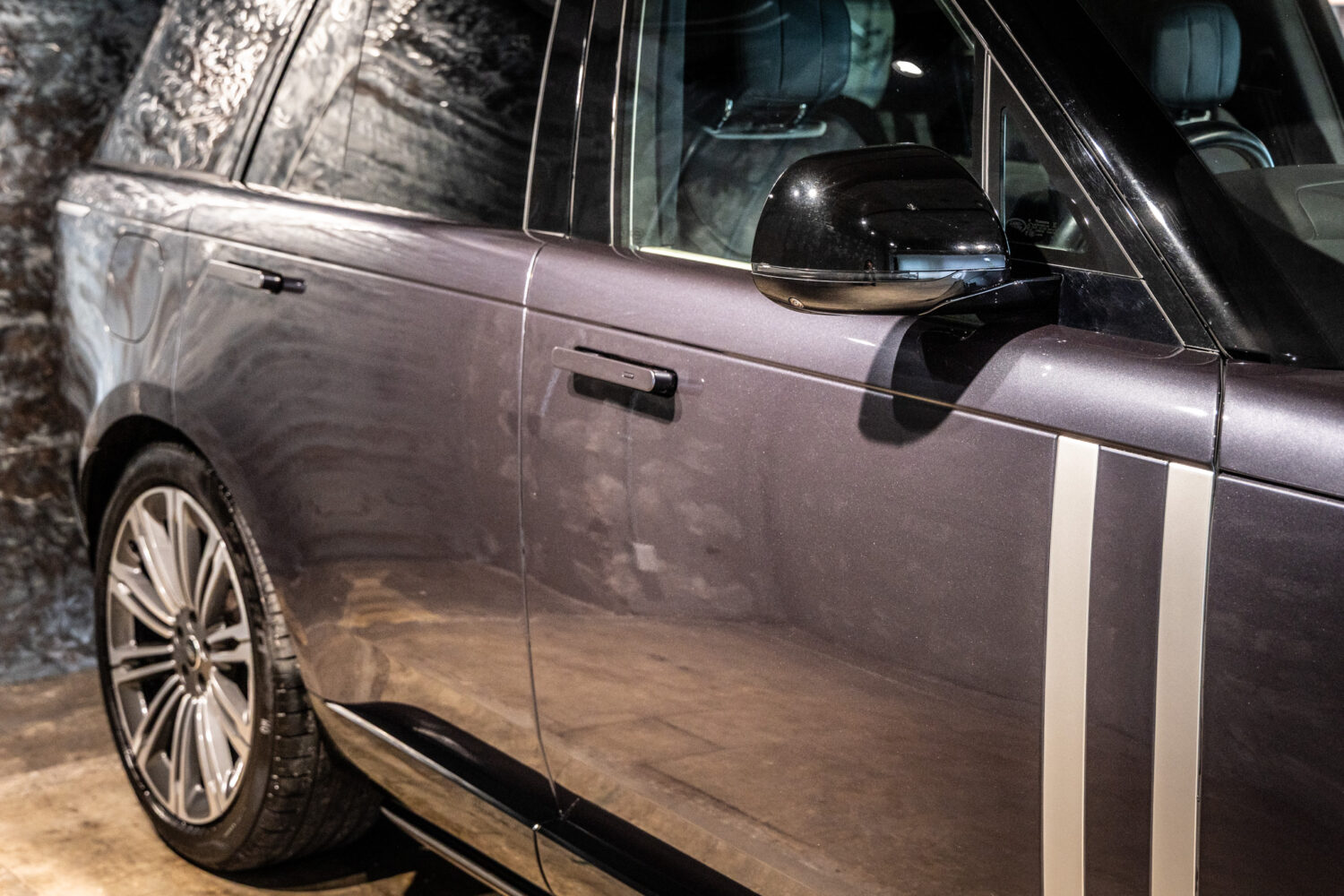 レンジローバー オートバイオグラフィ 4.4L P530 SWB 4WD