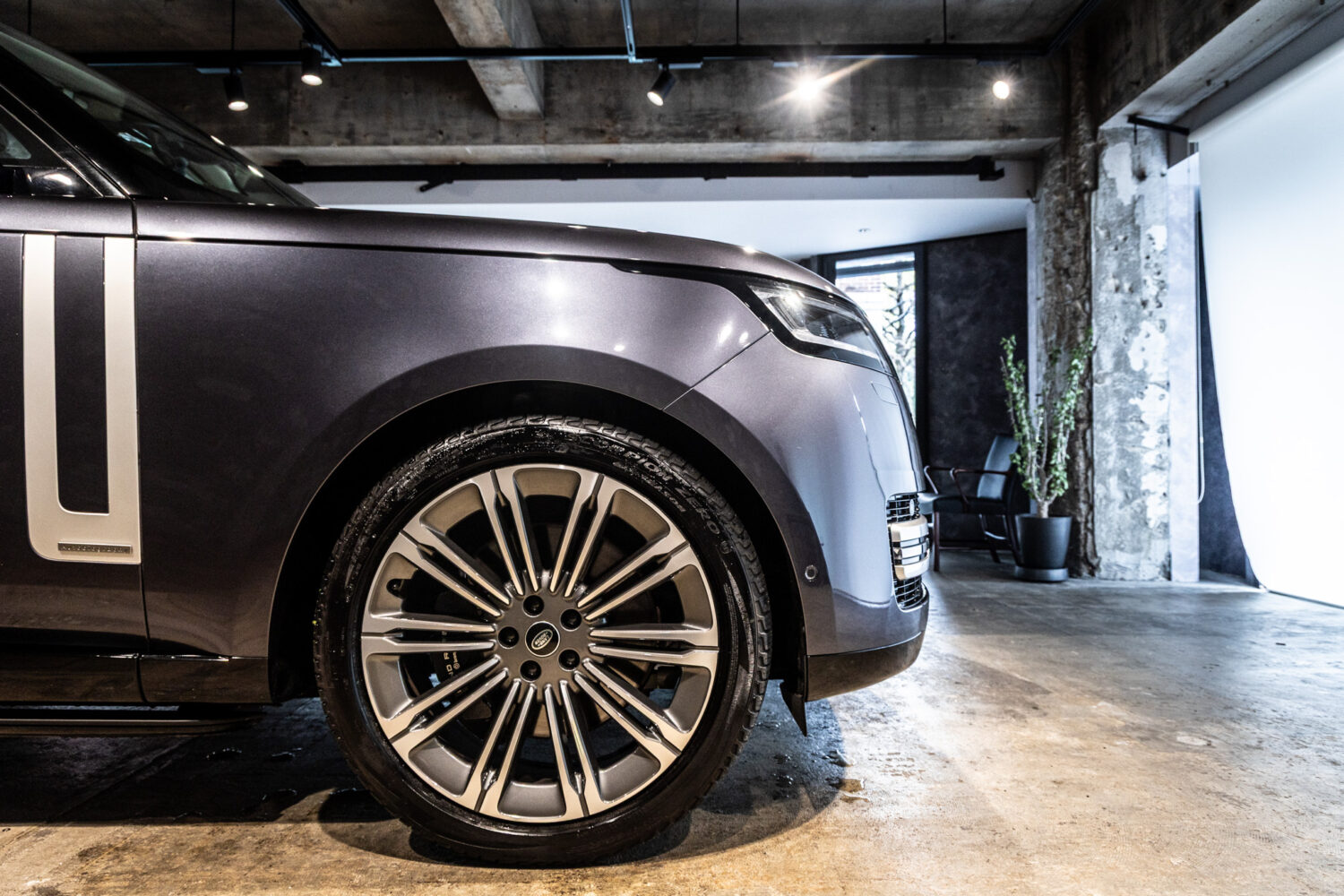 レンジローバー オートバイオグラフィ 4.4L P530 SWB 4WD