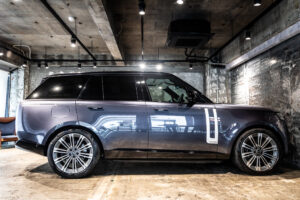 レンジローバー オートバイオグラフィ 4.4L P530 SWB 4WD