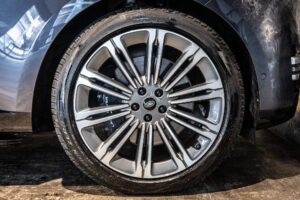 レンジローバー オートバイオグラフィ 4.4L P530 SWB 4WD