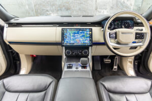 レンジローバー オートバイオグラフィ 4.4L P530 SWB 4WD