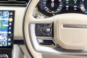 レンジローバー オートバイオグラフィ 4.4L P530 SWB 4WD