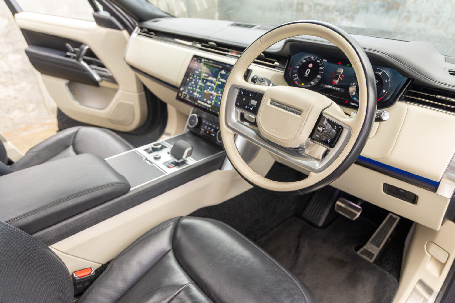 レンジローバー オートバイオグラフィ 4.4L P530 SWB 4WD