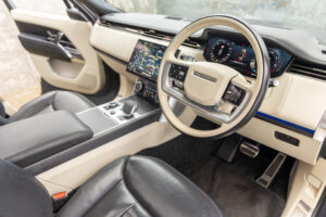 レンジローバー オートバイオグラフィ 4.4L P530 SWB 4WD