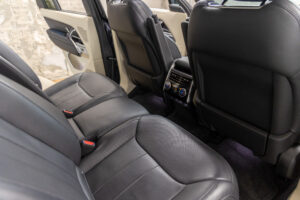 レンジローバー オートバイオグラフィ 4.4L P530 SWB 4WD