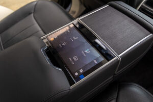 レンジローバー オートバイオグラフィ 4.4L P530 SWB 4WD